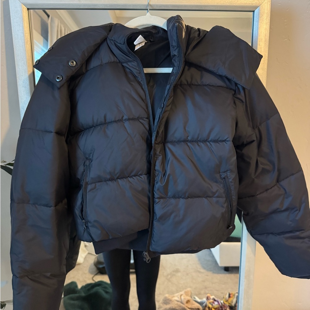 ALO Yoga Black Puffer Jacket